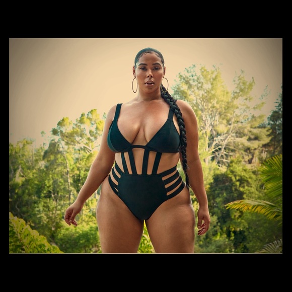 Tabria Majors plus Swimwear - Picture 1 of 2